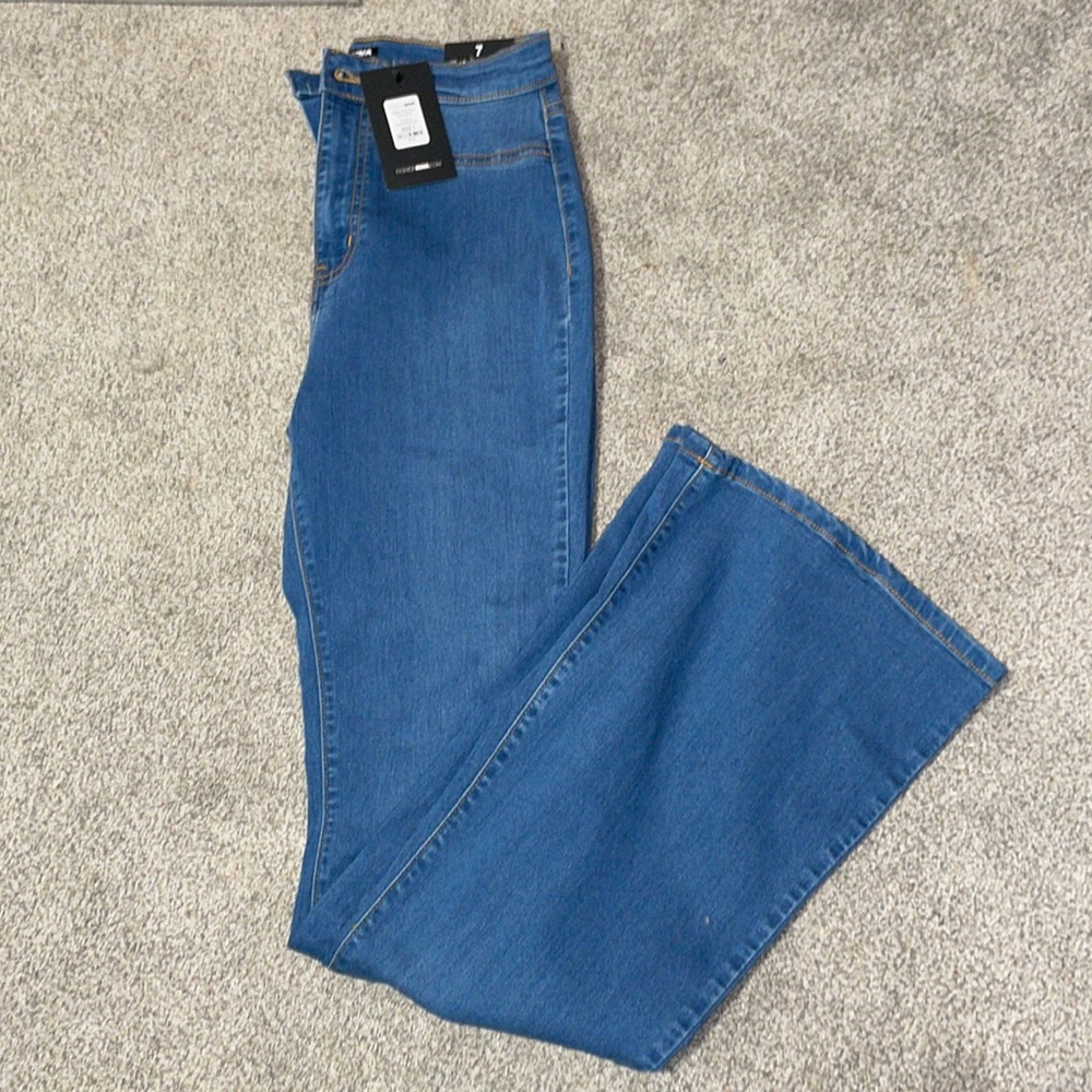Fashion Nova Flare Jeans, size 7 NWT